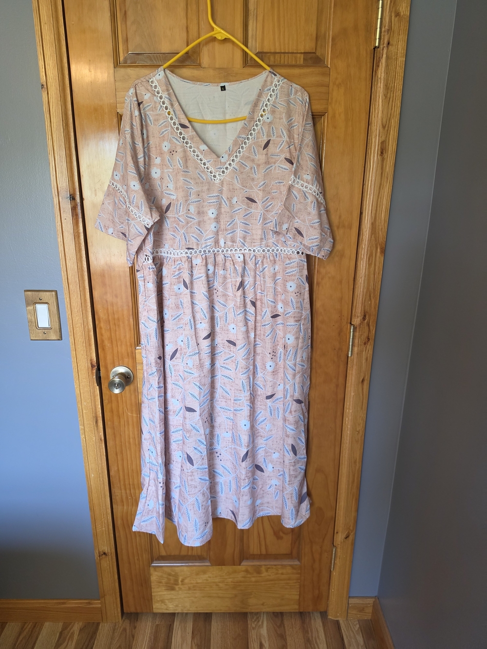 Light Pink Floral V-Neck Midi Dress with Lace Trim